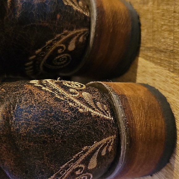 Dragonfly Embroidered Square Toe Boot - Picture 5 of 8